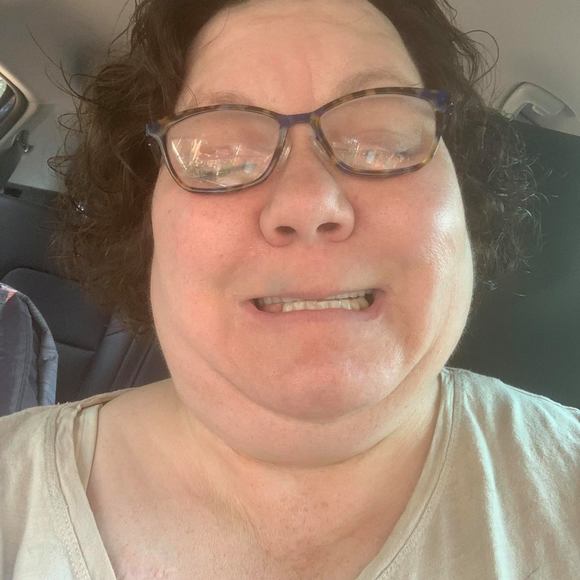 Meet your Posher, Amber - Picture 1 of 1